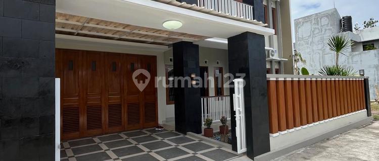 Rumah 2 Lantai Mewah Modern Dalam Komplek Perumahan yang Nyaman di Jalan Kaliurang Km. 10 Ngaglik Sleman Yogyakarta. 1
