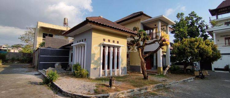 Rumah Mewah 2 Lantai Hook Dalam Perumahan Elite Di Medari Jalan Magelang Km 16 Dekat Rsud Sleman

harga: 2.55 Milyar [ Nego ]
------------------------------------------
legalitas: Shm Imb

akses Jalan Lebar

maghnet Kawasan:
dekat Polres Sleman
dekat Pasa 1