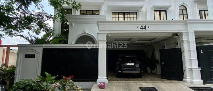 Rumah Mewah Megah Desaign Mediteranian Tropical 2 Lantai Dengan Kolam Renang Di Banyuraden Gamping Sleman Jogja Fully Furnisheddekat Ke Kota Jogjadalam Ringroadakses Jalan Strategisharga: 4.65 Milyar [nego]-----------------------------------------legalita 1