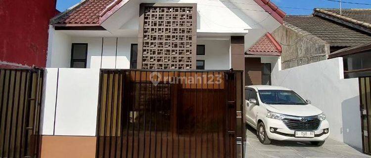 RUMAH CANTIK SIAP HUNI LIKE NEW DI JALAN RAYA GEBANG DEKAT KAMPUS UPN DAN AMIKOM 
 1