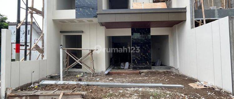 Rumah Baru Mewah 2 Lantai Kontemporer Di Dalam Perumahan Sidoarum  1