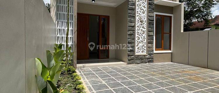 Rumah Baru Cantik Limasan Modern Kekinian Siap Huni Di Jalan Letkol Subadri Dekat Pasar Cebongan

tersedia 2 Unit Saja!
akses Mudah & Lebar
pinggir Jalan Aspal

harga: 795 Juta [ Nego ]
---------------------------------------
legalitas: Shm Pbg

maghnet K 1