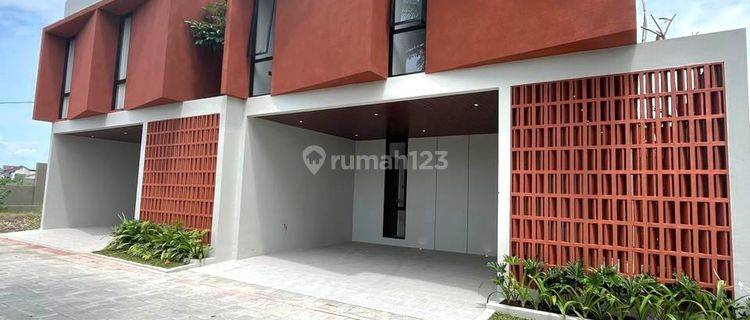 Rumah Baru 2 Lantai Industrial Estetik Modern - Full Furnished Dalam Cluster Dekat Ske Jambondalam Cluster 7 Unitdalam Ringroaddekat Pusat Kota Jogjaharga: 1,5milyar [ Nego ]------------‐-----------------------------legalitas: Shm Pbgmaghnet Kawasan:---- 1