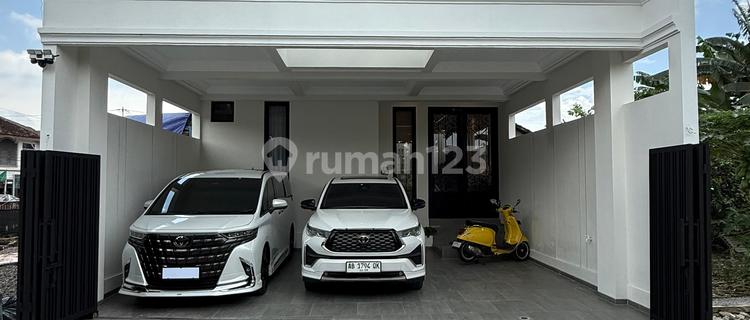 Luxury House American Classic Design 2 Floors Fully Furnished in Maguwoharjo Depok Sleman 1