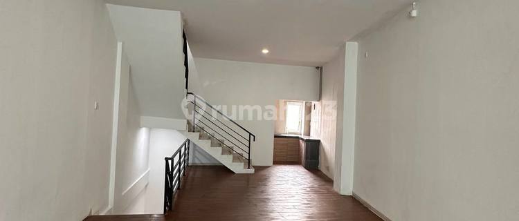 Rent & Sale of Roadside Shophouses on Main Roads in South Jakarta. Good. 1