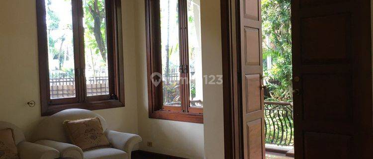 Rent Rumah Dengan Kolam Renang Di Daerah Patra Kuningan ME004 1