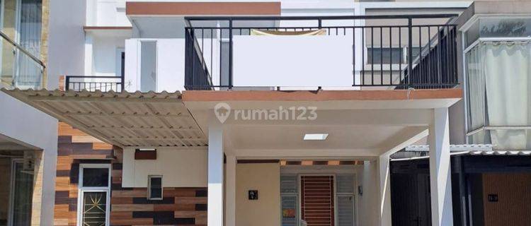 Rumah 2 lantai, sudah renovasi, bagus dan rapi, lokasi strategis 1