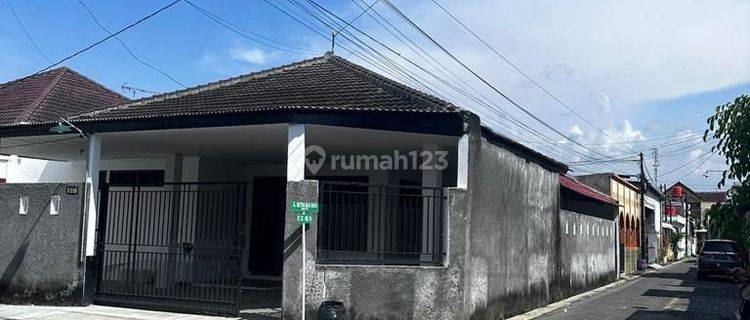 Rumah tinggal tengahkota siap pake 1