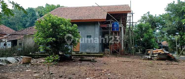 Quick sale for a house with a large plot of land in Subang, Sindangsari village 1