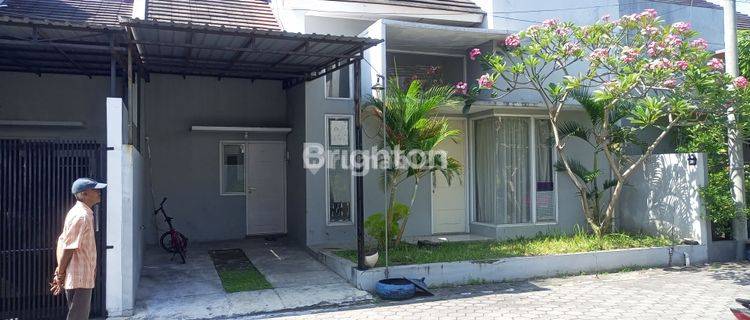 Rumah Terawat Di Dalam Perumahan Dekat De Tjolomadoe 1