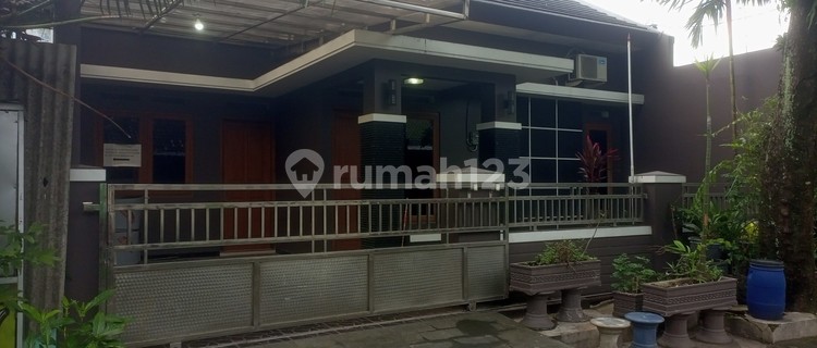 Ready-to-Live Fully Furnished House Inside the Housing Complex Near Klodran Toll Exit 1