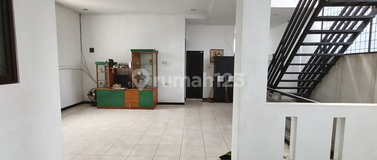 For Rent 2.5-Story House Rooftop View Strategic Location 1