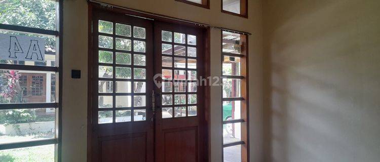 Rumah Semi Furnished Sayap Jl Pahlawan 1