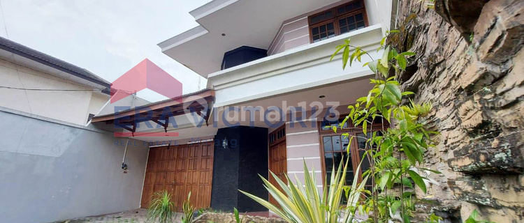 Dijual! Rumah Strategis & Luas di Jantung Kota Malang Akses Mudah  1
