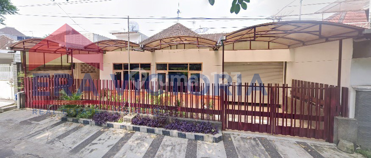 Rumah Vintage Terawat Dijual, Lokasi Nyaman Dekat MOG & Superindo  1