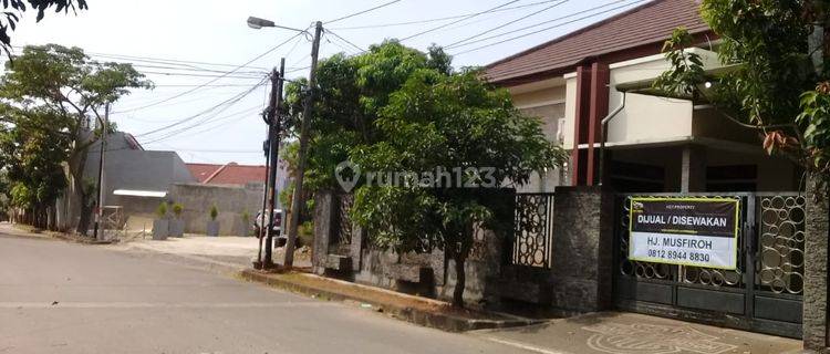 Hunian Bagus Pojok Taman Graha Asri Furnished Bisa Disewa 1