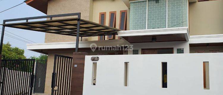 Hunian Bagus Furnished 3 Lantai Palm Hills Estate 1