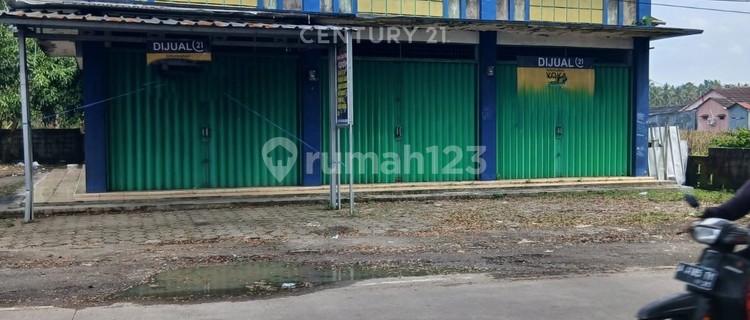 The following land with kiosk on Carita Main Road, negotiable. 1