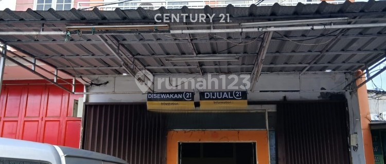 3-Storey Shop House on Main Road Ciceri Toll Access 1