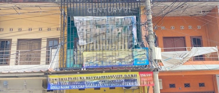 3-Storey Shop House in Tripjamaksari with Busy Street Access 1