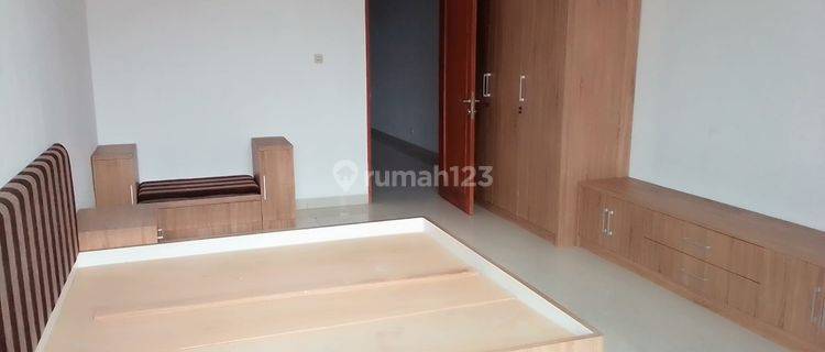 Dijual Rumah Bagus Furnished di Jl. Kembar , Bandung 1