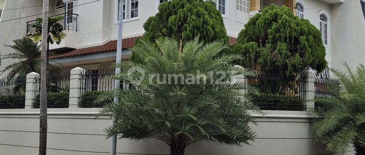 Puri Indah Hoek Bagus Semi-Furnished House 1