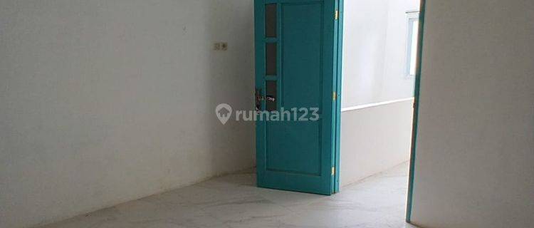 Murah Rumah 2 Lantai Di Jelambar - Jakarta Barat 1
