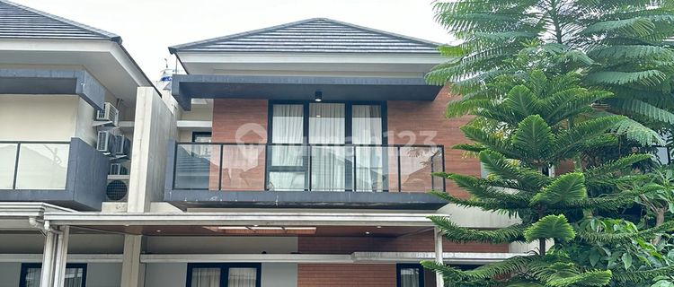 Disewakan Rumah Full Furnish + Pool Akses Langsung Tol 1