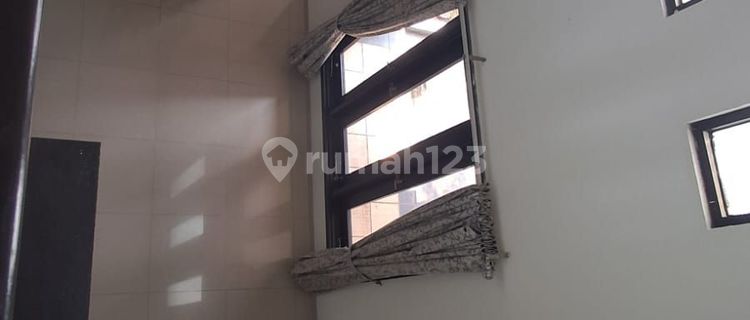 For Rent Nice House Near Station Flood Free Kencana Loka Bsd 1