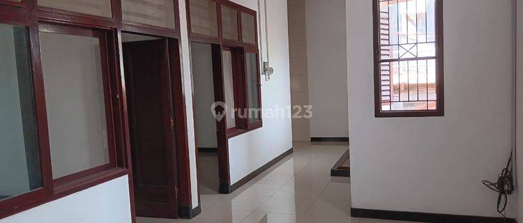 Rumah Komersial Usaha Jl. Biliton - Surabaya Pusat 1