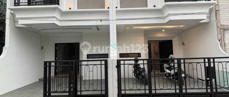 Ready-to-Occupy House on Main Road Near Depok Station 1