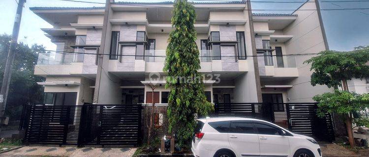 Rumah SHM Baru Gress Minimalis Mulyosari 1