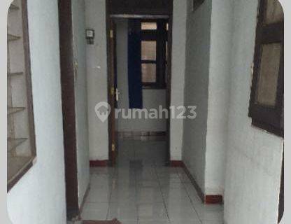 Rumah Kontrakan Butuh Renovasi di Dukuh Kupang Barat, Surabaya 1