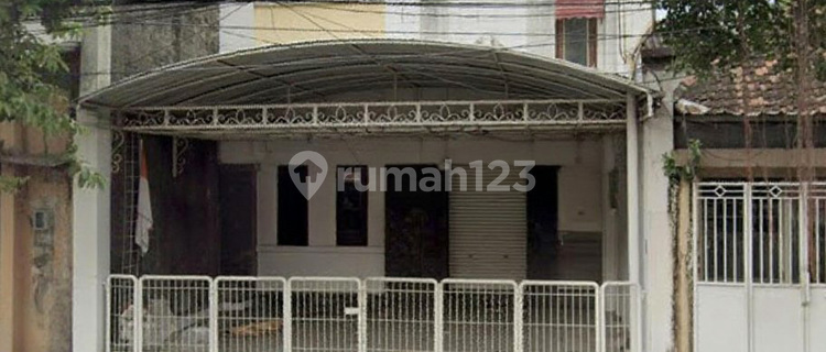 Ready-to-Occupy Shop House in Central Surabaya 1