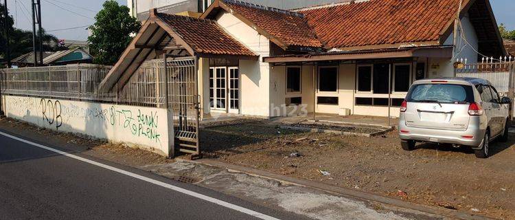 Kantor Dan Gudang Tepi Jalan Raya Dekat AMPLAZ, Hotel Sheraton, Kampus UPN 1