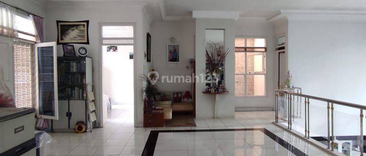 Dijual Rumah Modern Terawat di Setra Indah  1