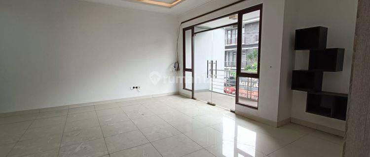 Rumah Bagus SHM 3 Lantai di Sudirman Town House, Bandung 1