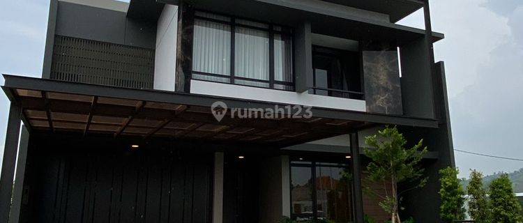 Rumah Bagus di Kota Baru Parahyangan Tatar Nilapadmi 1