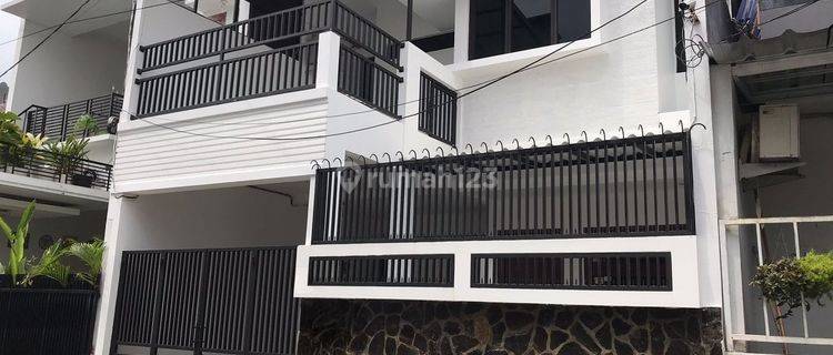 Rumah Bagus 2 Lantai Dalam Komplek di Rawamangun Jakarta Timur  1