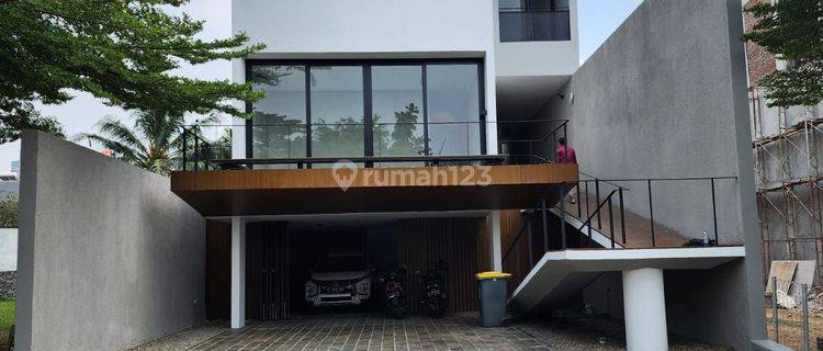 Rumah Bagus 3 Lantai di Kemang Jakarta Selatan  1