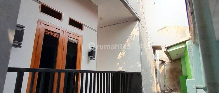 Rumah Baru 2 Lantai di Utan kayu Jakarta Timur  1