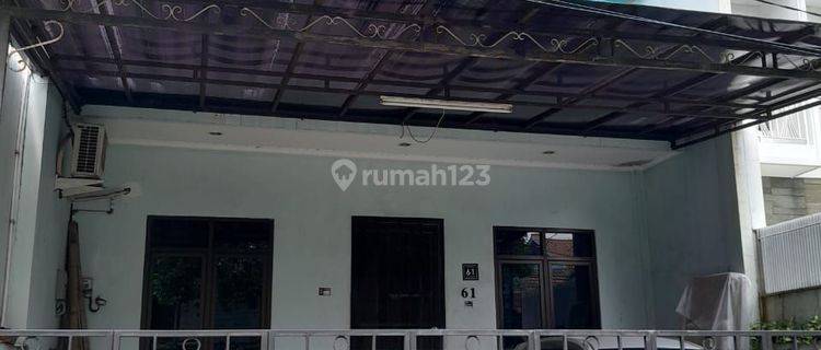 Rumah Secondary 2 Lantai di Cawang Jakarta Timur  1