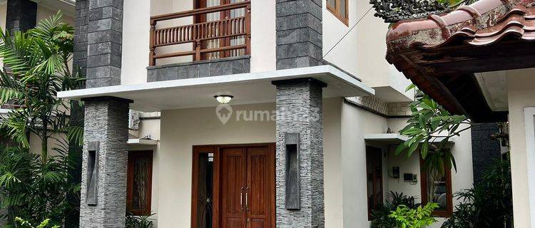 Rumah di area Renon semi.furnish  1