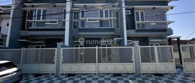 Dijual Rumah Baru Minimalis Lebar 8 Hook di Perumahan Nginden Intan Timur 1