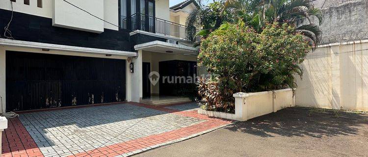 Dijual Rumah Secondary Lingkungan Tenang & Asri Di Kemang 1