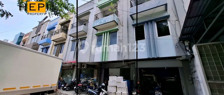 3-story 200m Shop House for Sale on Majapahit Street, Central Lamper 1