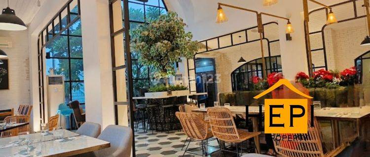 Rumah atau TEMPAT USAHA ex  Resto  di GAJAHMUNGKUR, Siap Pakai 1