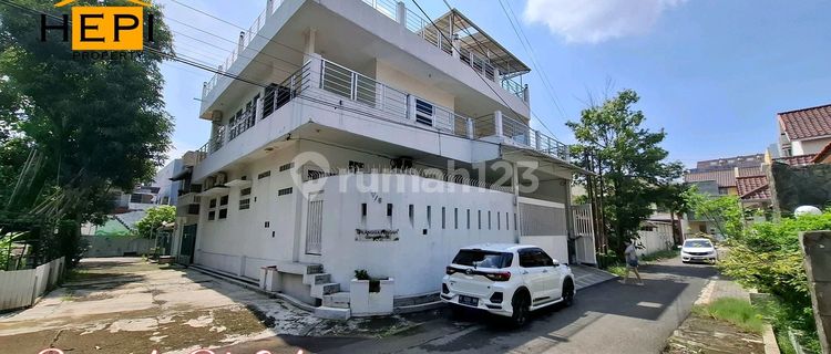 A 3.5-story city center house in Erlangga, ready to use. 1