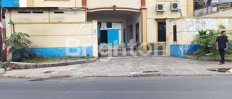 GEDUNG DAN GUDANG AKSES JALAN RAYA 1