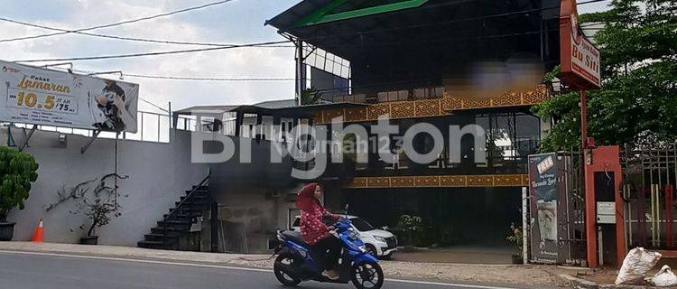 BANGUNAN RESTORAN AKSES JALAN UTAMA 1